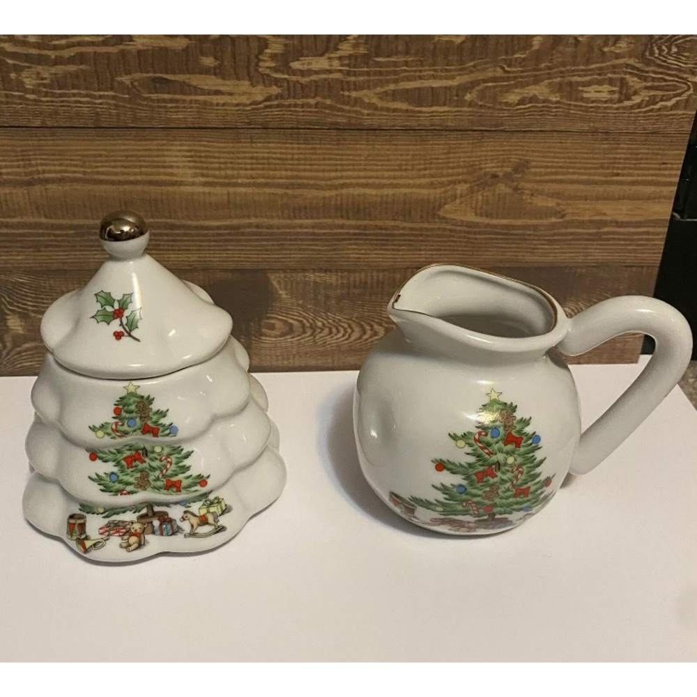 Small Christmas Tree Sugar And Creamer Set